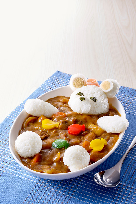 Bear-shaped kyaraben curry